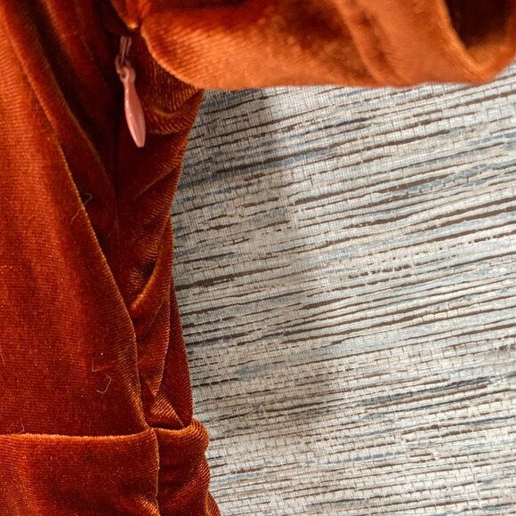 Rust Velvet Wrap Jumpsuit With Short Sleeves & Deep V-Neckline By Cider Size M - Picture 4 of 8